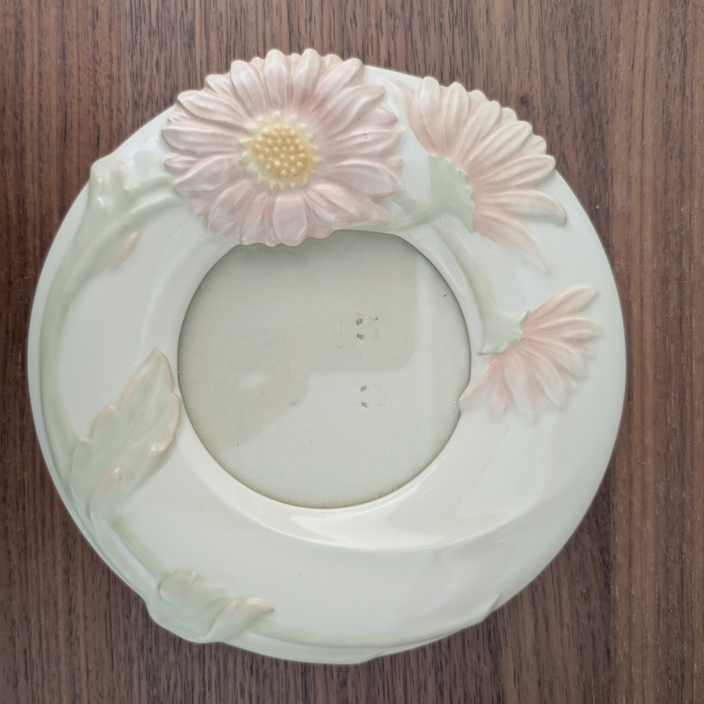 Lenox Pink Daisy Ceramic Round Picture Frame